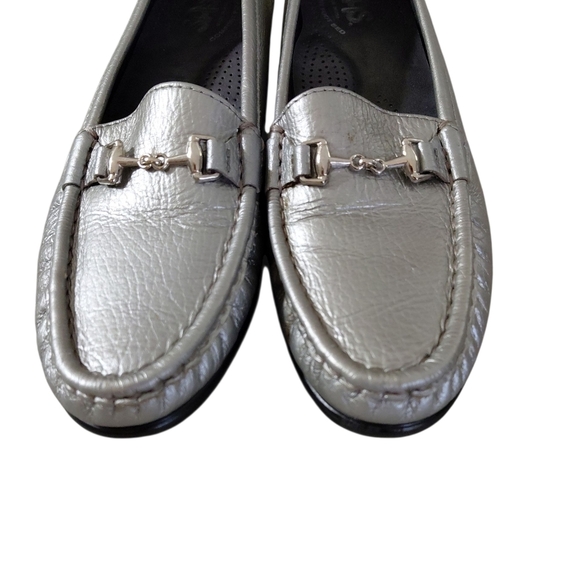 NEW SAS Metro Silver Slip On Tri-Pad Foot-Shape® Comfort Shoe Size 6.5 - Picture 3 of 10